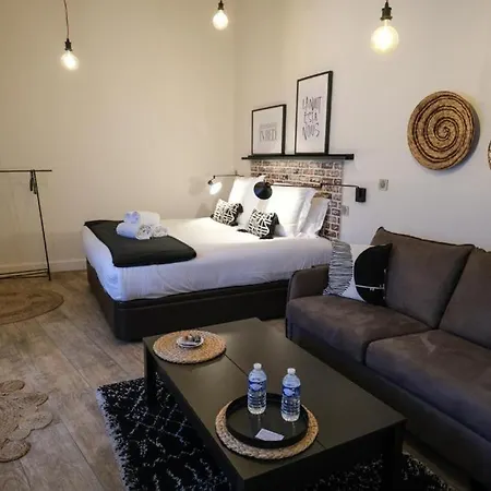 Demeure Terrisse Les Apartman